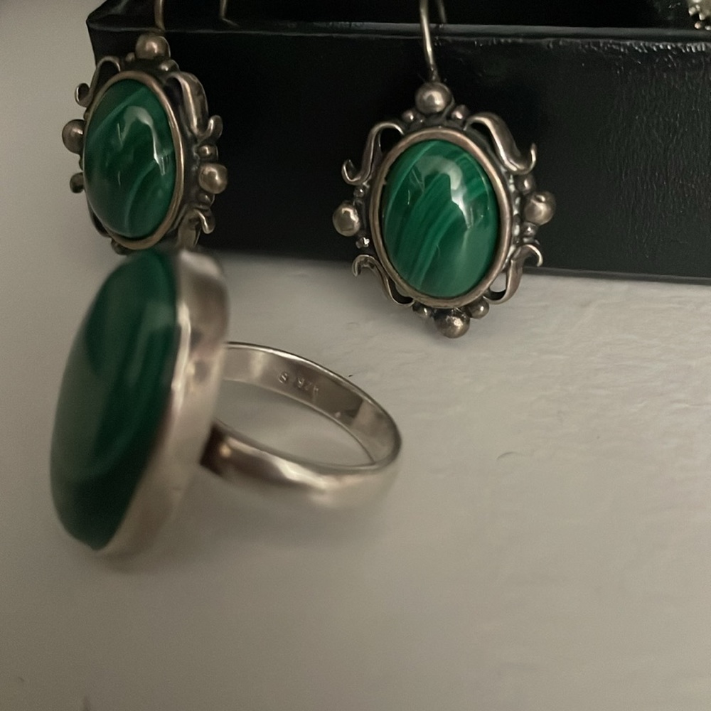 925 rare vintage malachite earrings with matching ring size 7 - Picture 3 of 4